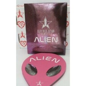 Jeffrey Star alien make-up pallet
